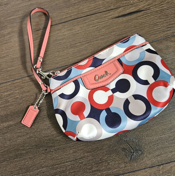 Coach Handbags - Coach Ashley Op Art Scarf Wristlet